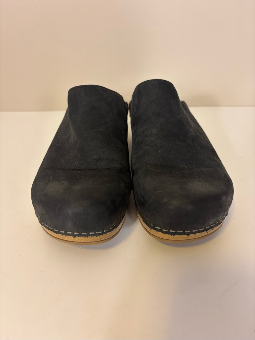 Dansko Black Suede Mule Clogs with Wooden-Look Heel Women’s 8 - Picture 4 of 7